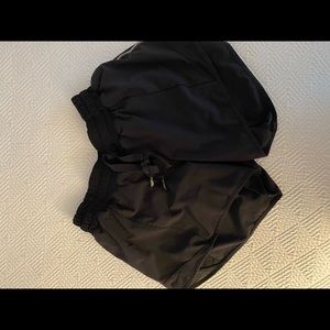 Lululemon Hotty Hot Shorts 4”